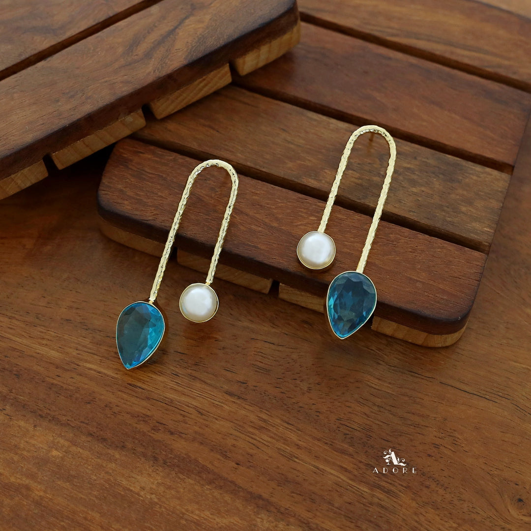 Golden Luminance Textured Leaf Pearl Earring