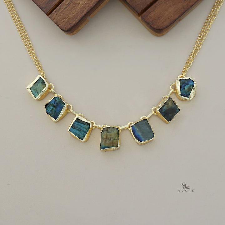 Tiyara Raw Stone Short Neckpiece