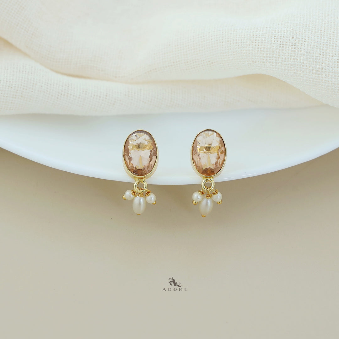 Liv Glossy Oval Pearl Earring