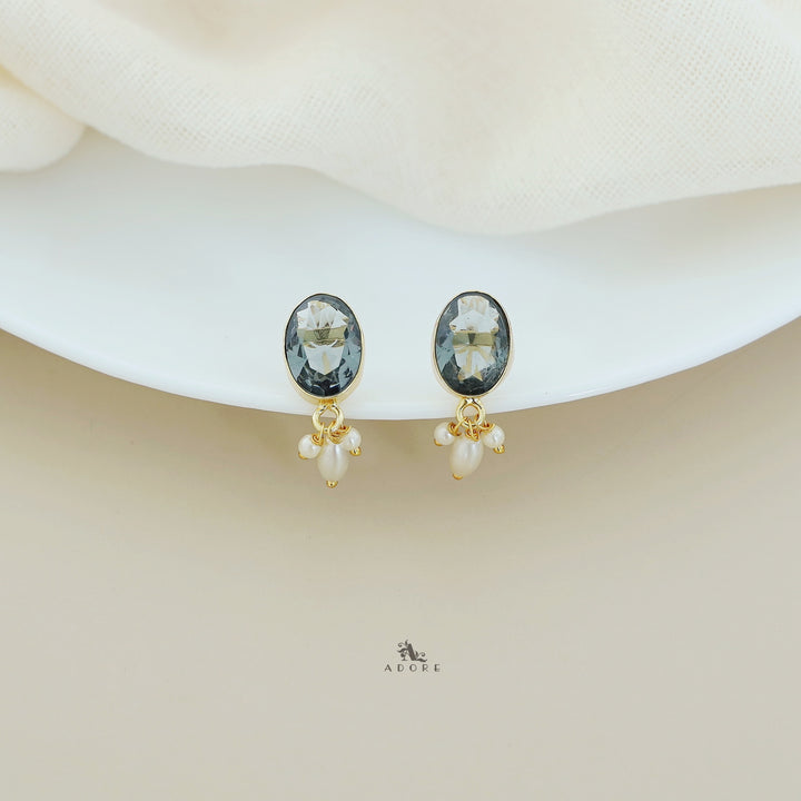 Liv Glossy Oval Pearl Earring