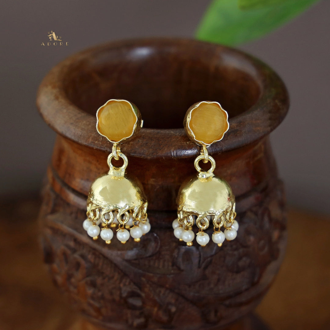 Nayeli Golden Pearl Jhumka