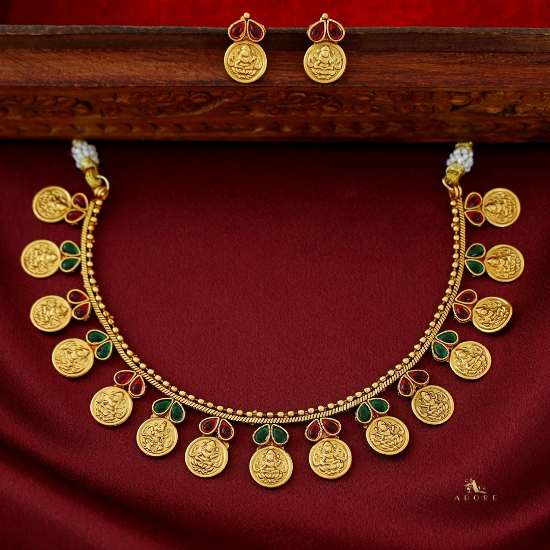 Bhagyasree Kashi Short Neckpiece With Earring