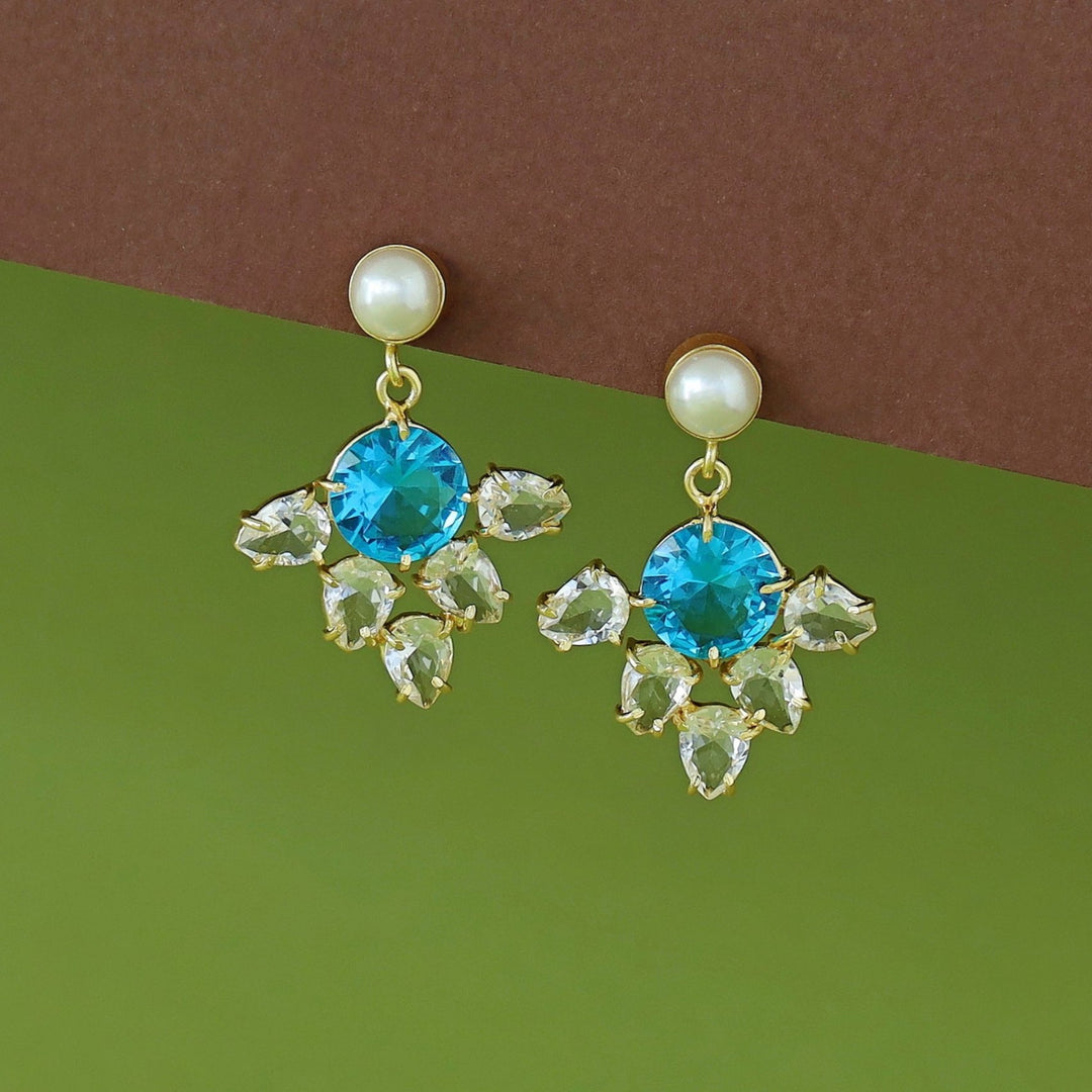 Darya Glossy Pearl Earring