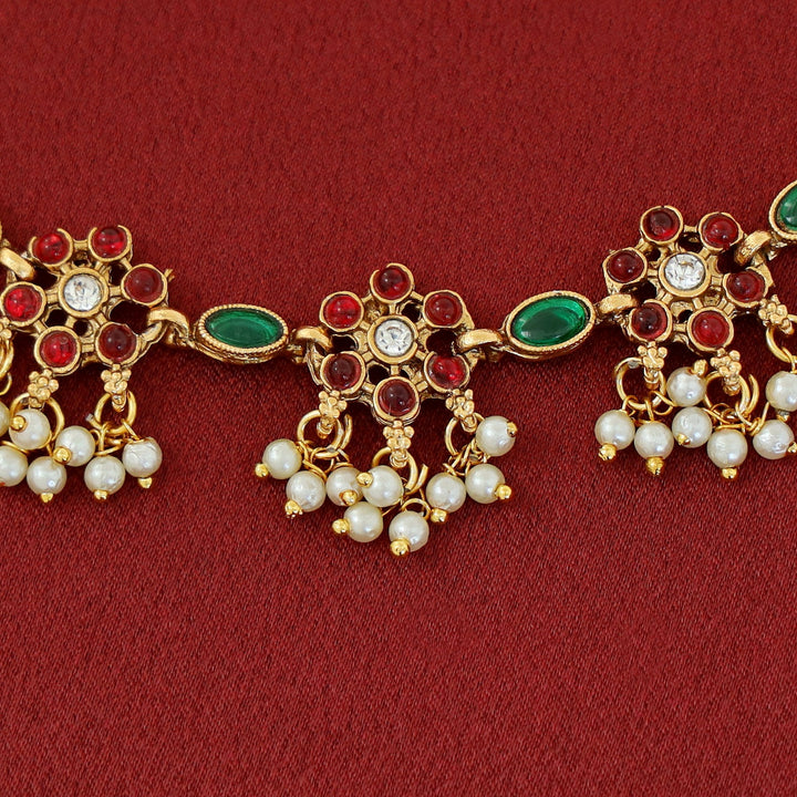 Dipa Flowery Pearl Neckpiece With Earring