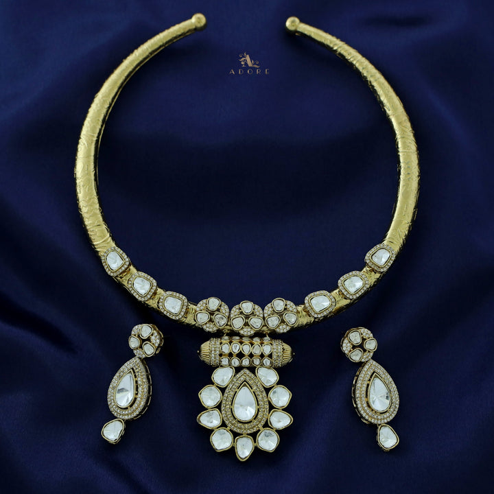 Aashvi Golden Polki Kundan Neck Cuff With Earring