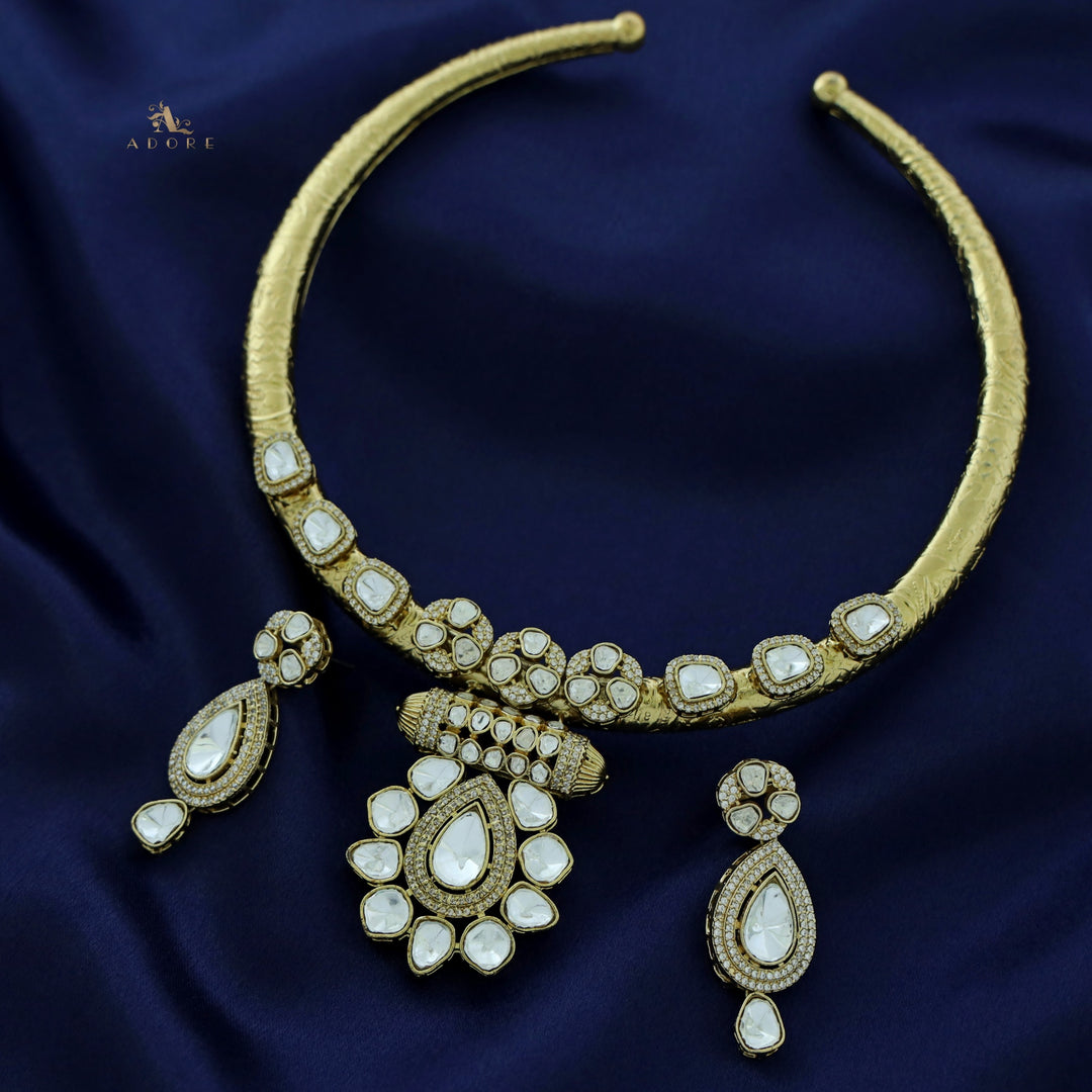 Aashvi Golden Polki Kundan Neck Cuff With Earring