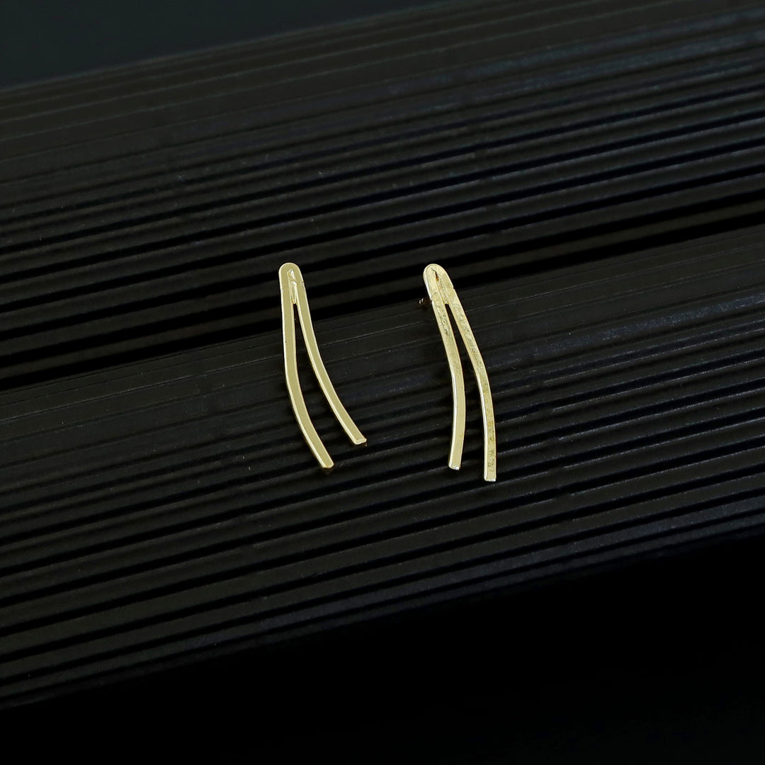 Golden Dual Curvy Line Earring