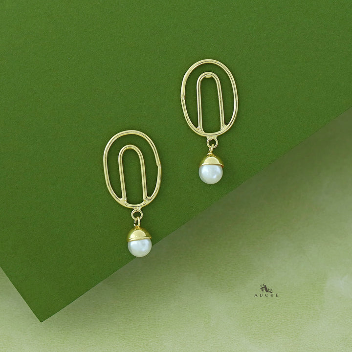 Allie Golden Oval Pearl Earring