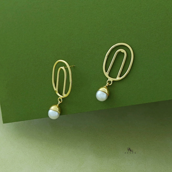 Allie Golden Oval Pearl Earring