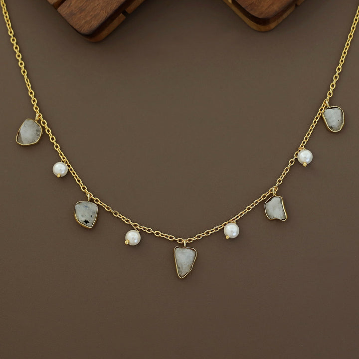 Mawar Raw Stone Pearl Neckpiece