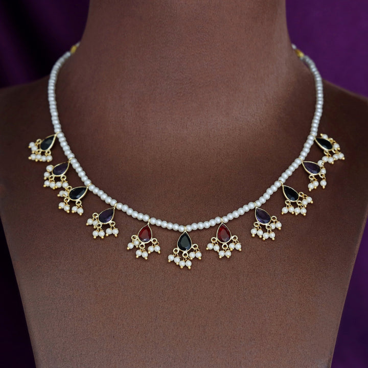 Golden Cluster Pearl Teardrop Glossy Stone Neckpiece