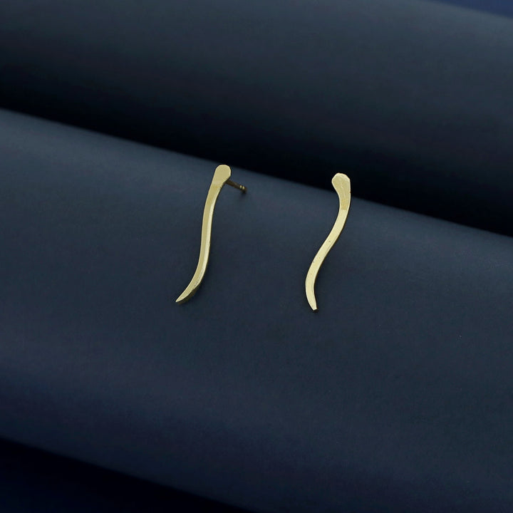 Golden Curvy Line Earring