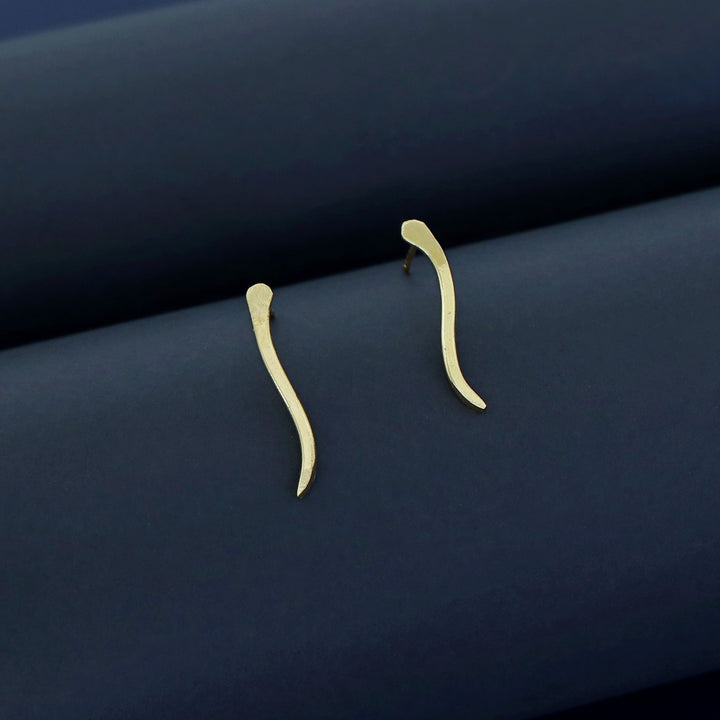 Golden Curvy Line Earring