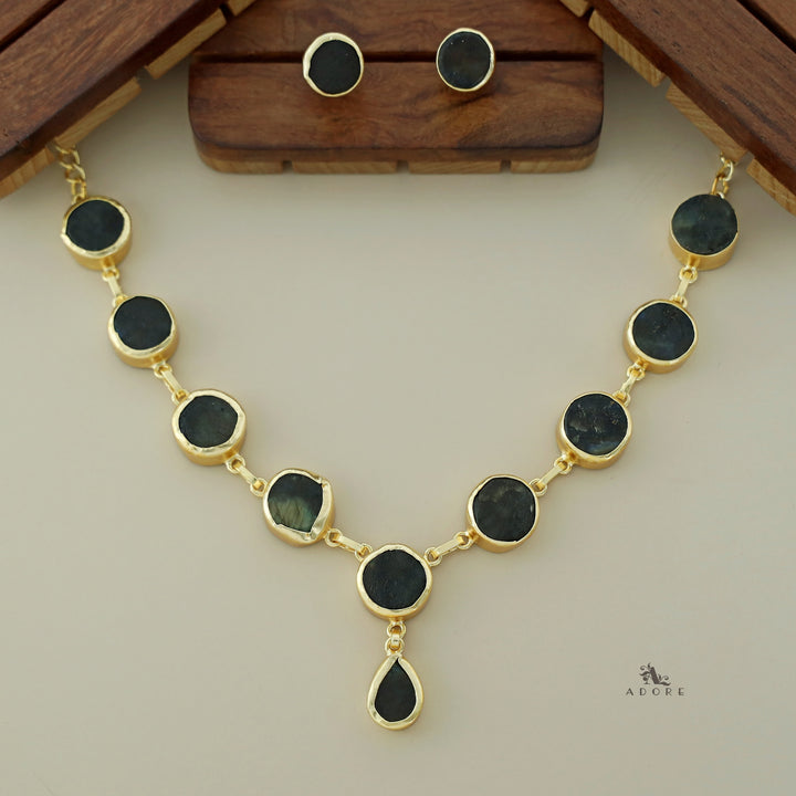 Marleigh Raw Stone Neckpiece With Stud