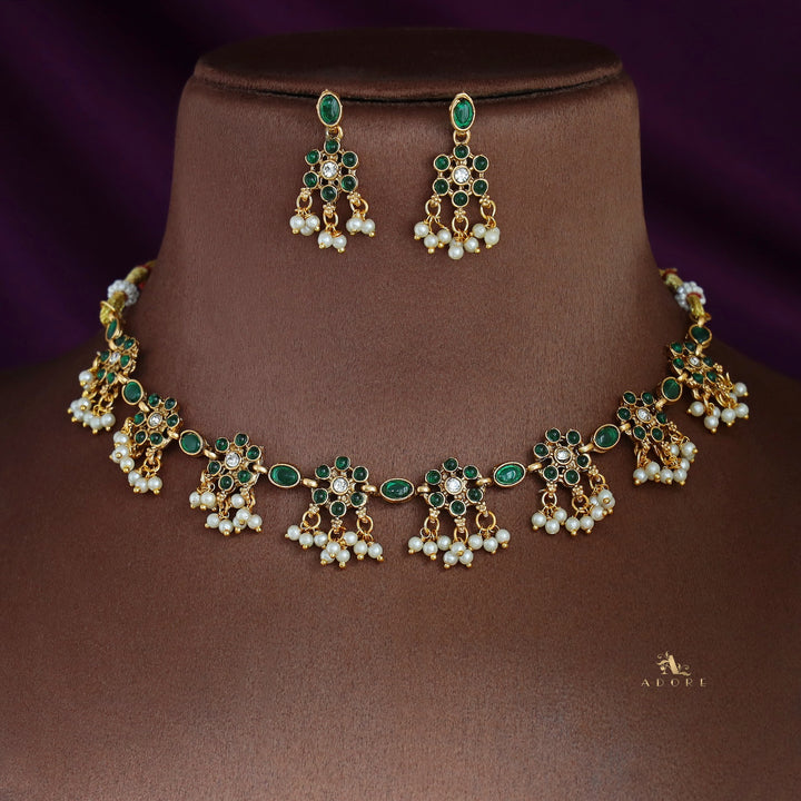 Dipa Flowery Pearl Neckpiece With Earring