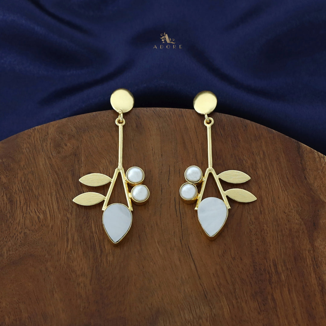 Carter Oval Dual Pearl Leaf Earring