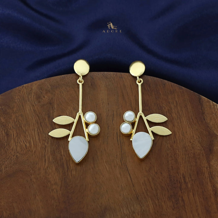 Carter Oval Dual Pearl Leaf Earring