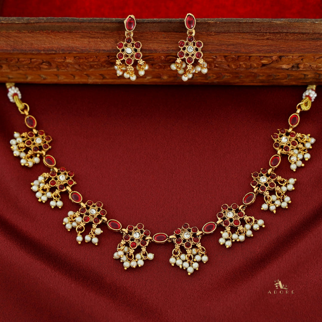 Dipa Flowery Pearl Neckpiece With Earring