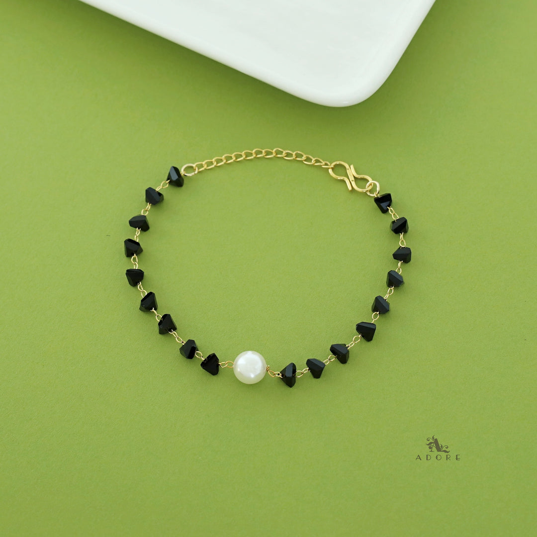 Lynda Black Beads Pearl Bracelet