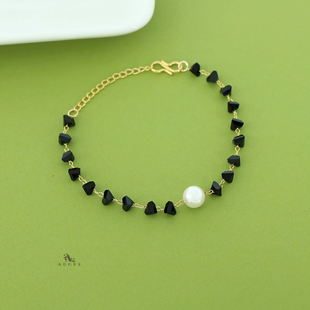 Lynda Black Beads Pearl Bracelet