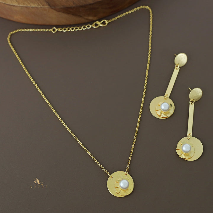 Dayira Golden Coin Pearl Neckpiece With Earring