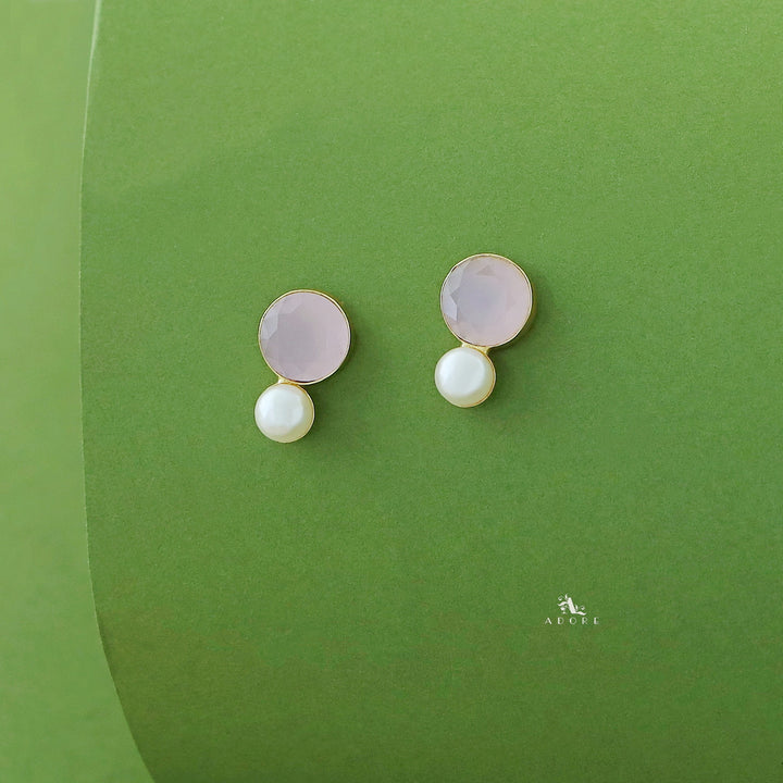 Laney Golden Circle Glossy Stone Pearl Earring