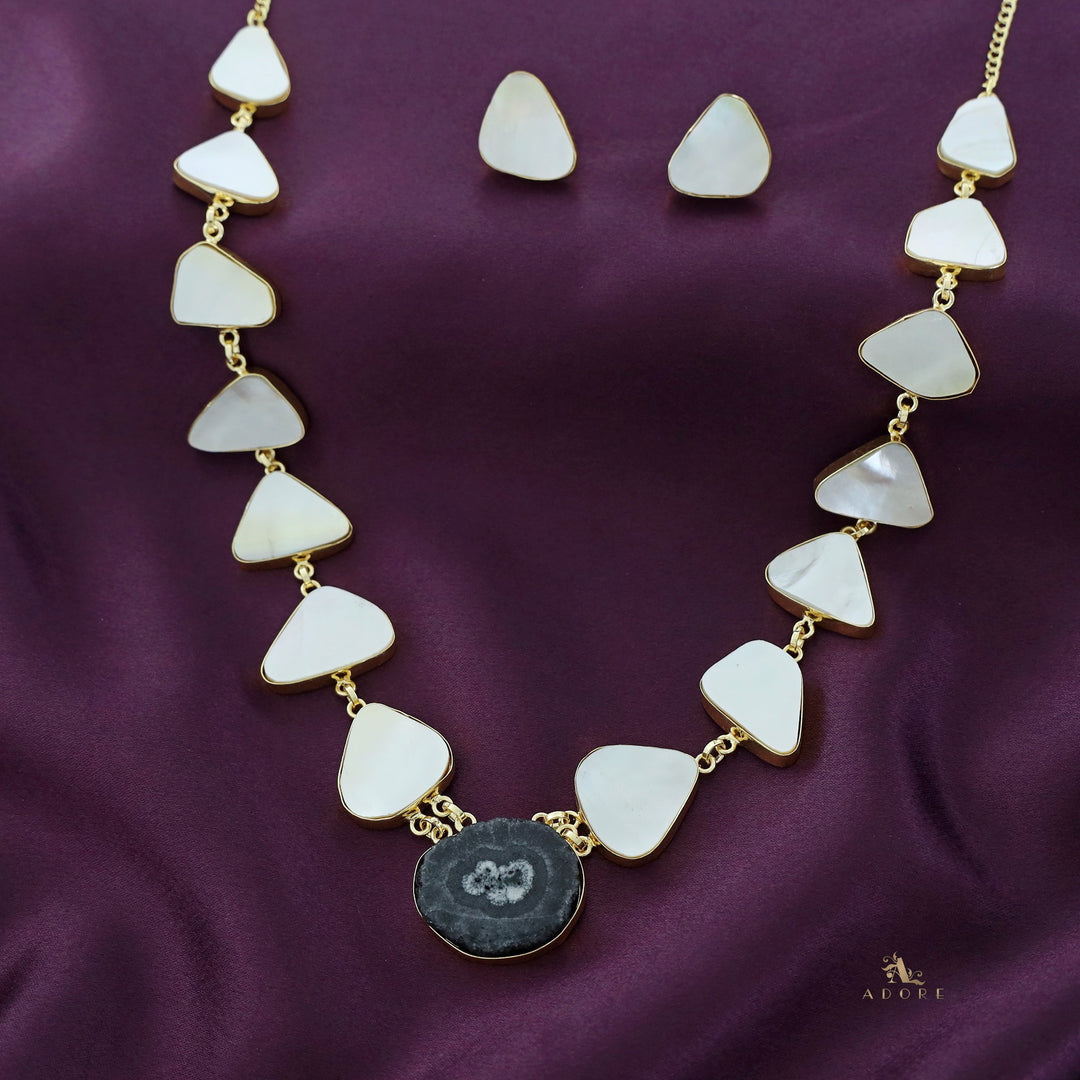 Natural MOP + Agate Stone Neckpiece With Stud