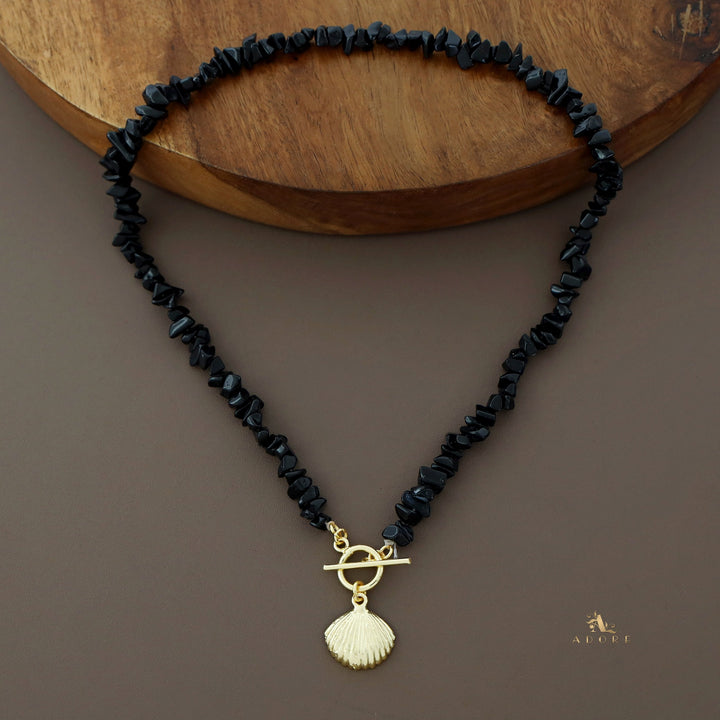 Garna Raw Stone Link Lock Neckpiece