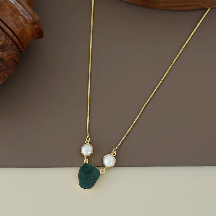 Fresh Water Pearl With Raw Stone Neckpiece