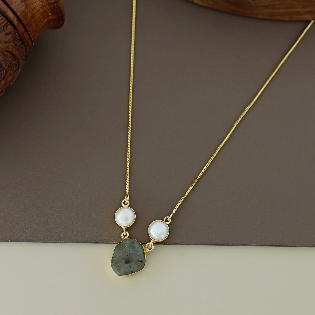 Fresh Water Pearl With Raw Stone Neckpiece