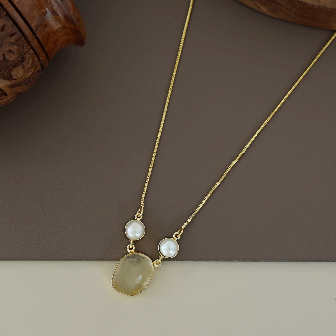 Fresh Water Pearl With Raw Stone Neckpiece