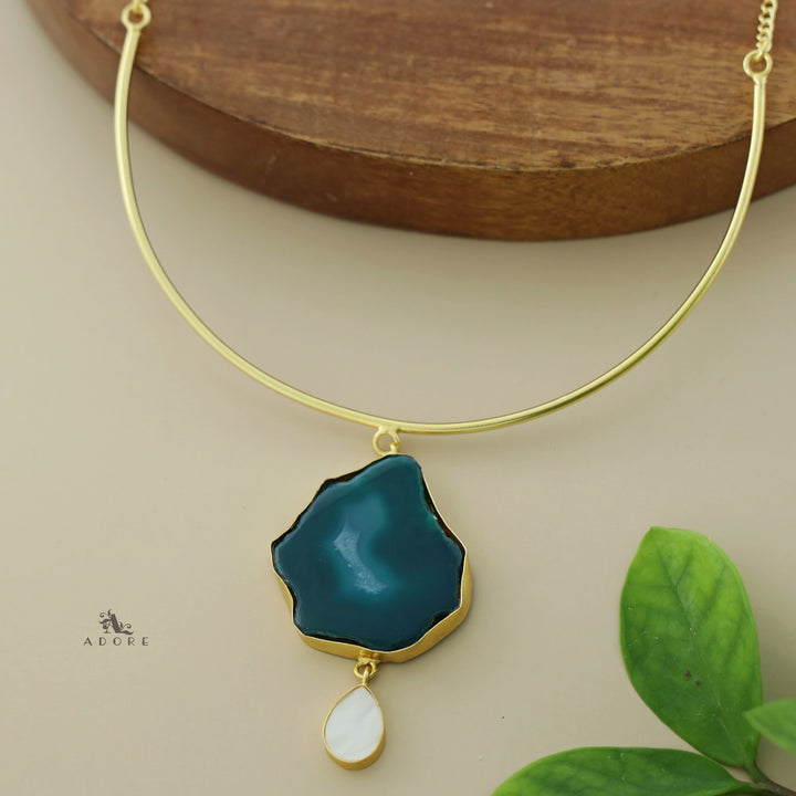 Golden Neckcuff With Agate + Mop Pendant