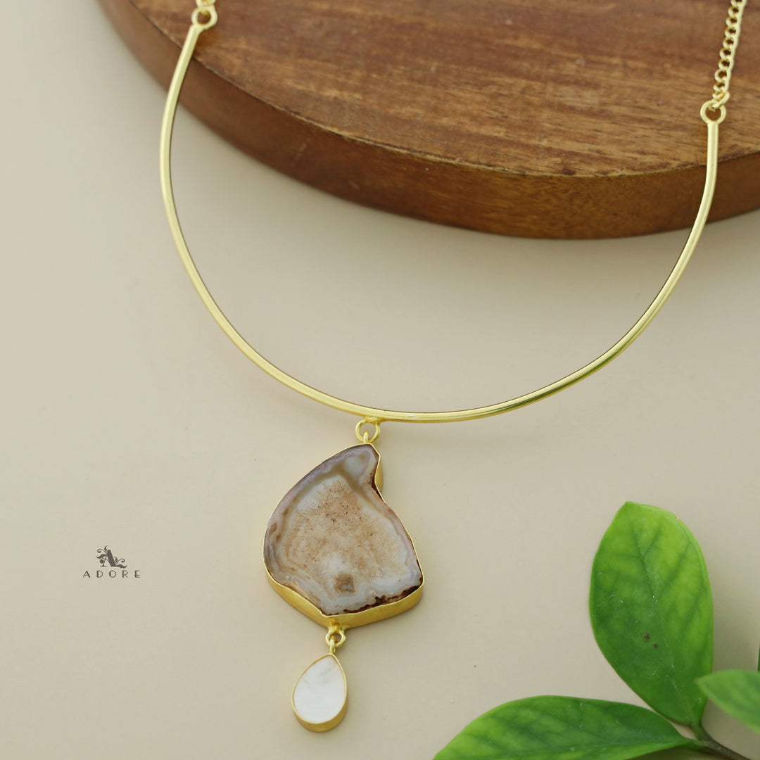 Golden Neckcuff With Agate + Mop Pendant