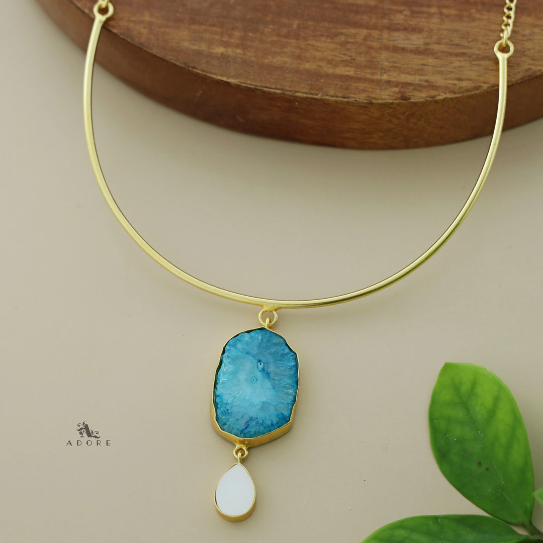 Golden Neckcuff With Agate + Mop Pendant