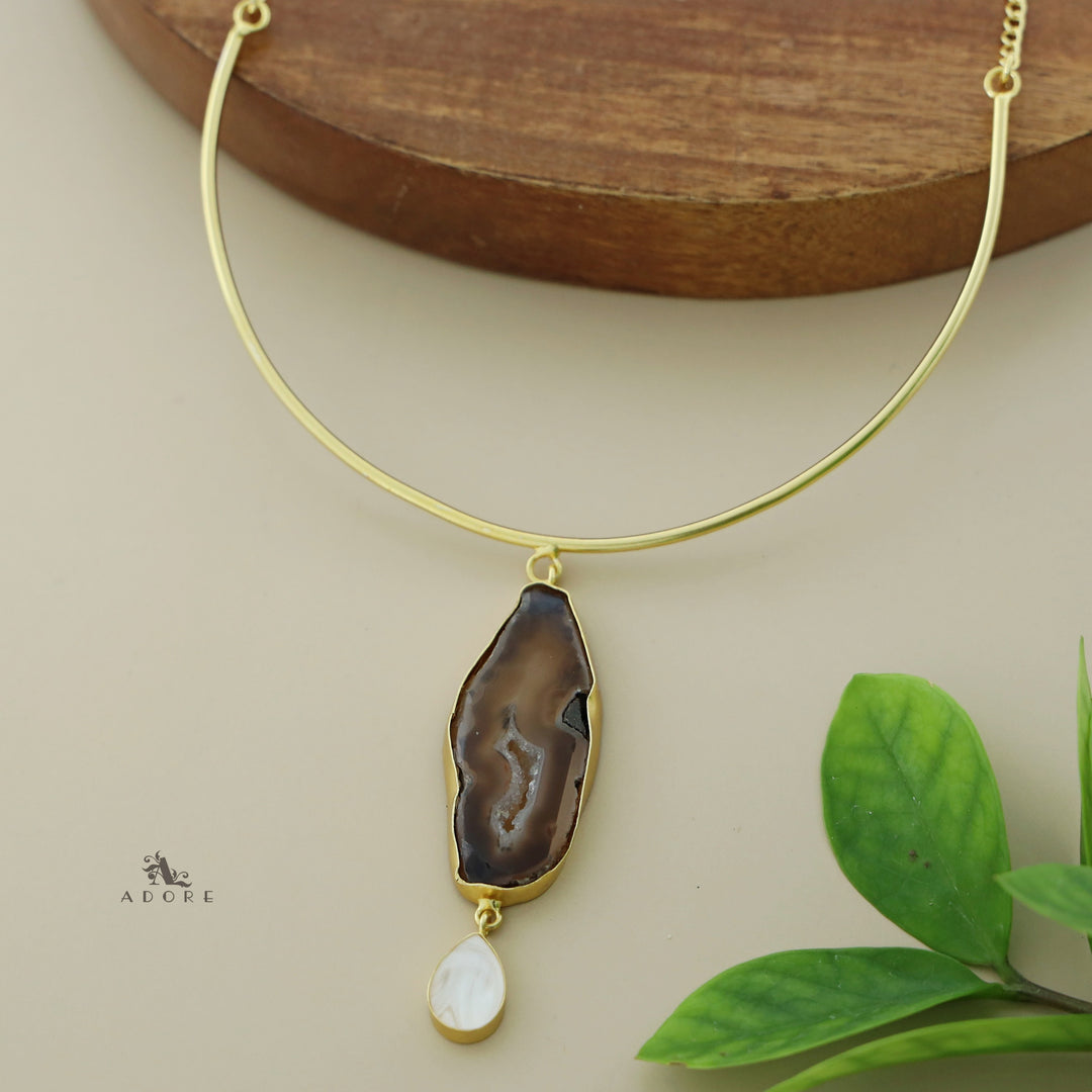 Golden Neckcuff With Agate + Mop Pendant