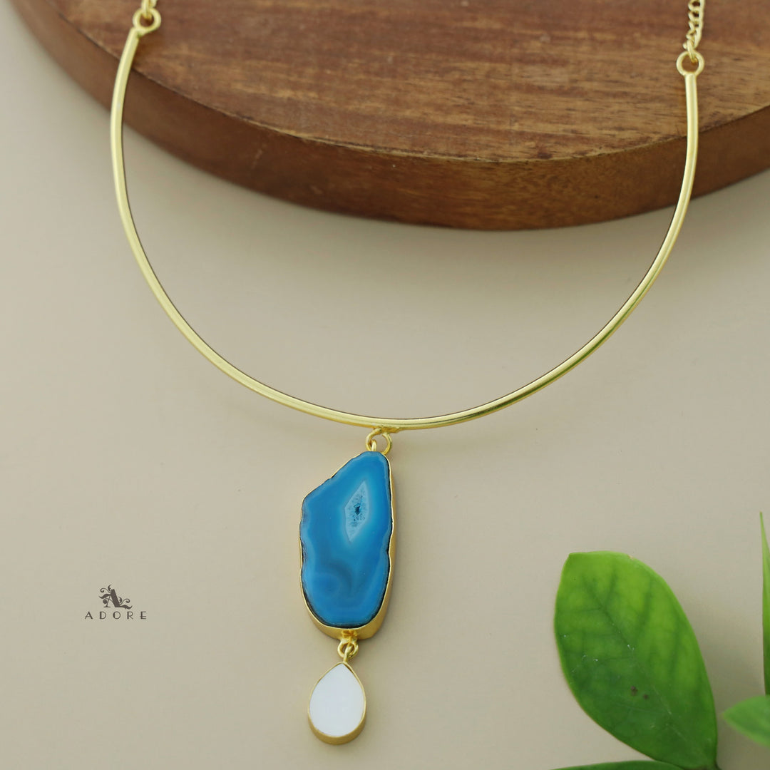 Golden Neckcuff With Agate + Mop Pendant