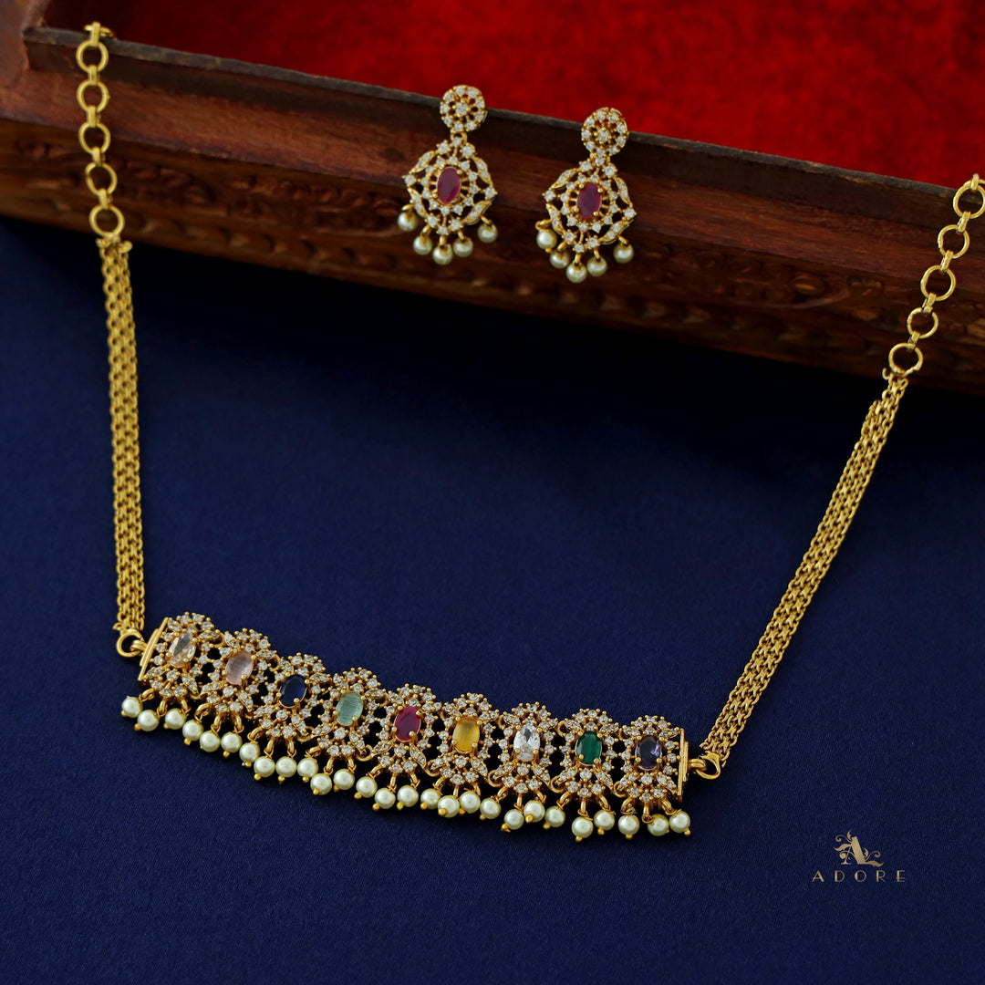 Aarushi Glossy Pearl Choker With Earring