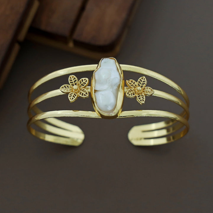 Tizella Flower Baroque Bangle