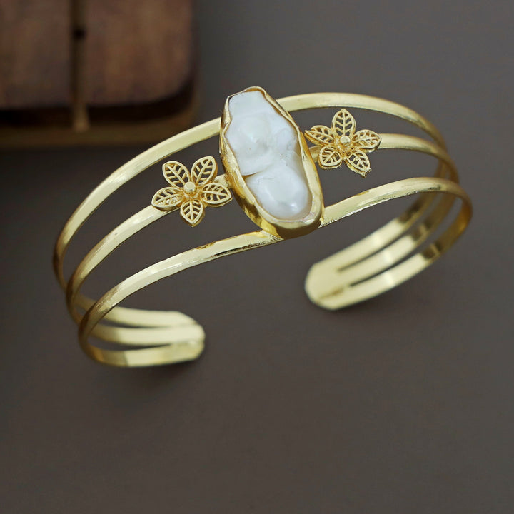 Tizella Flower Baroque Bangle