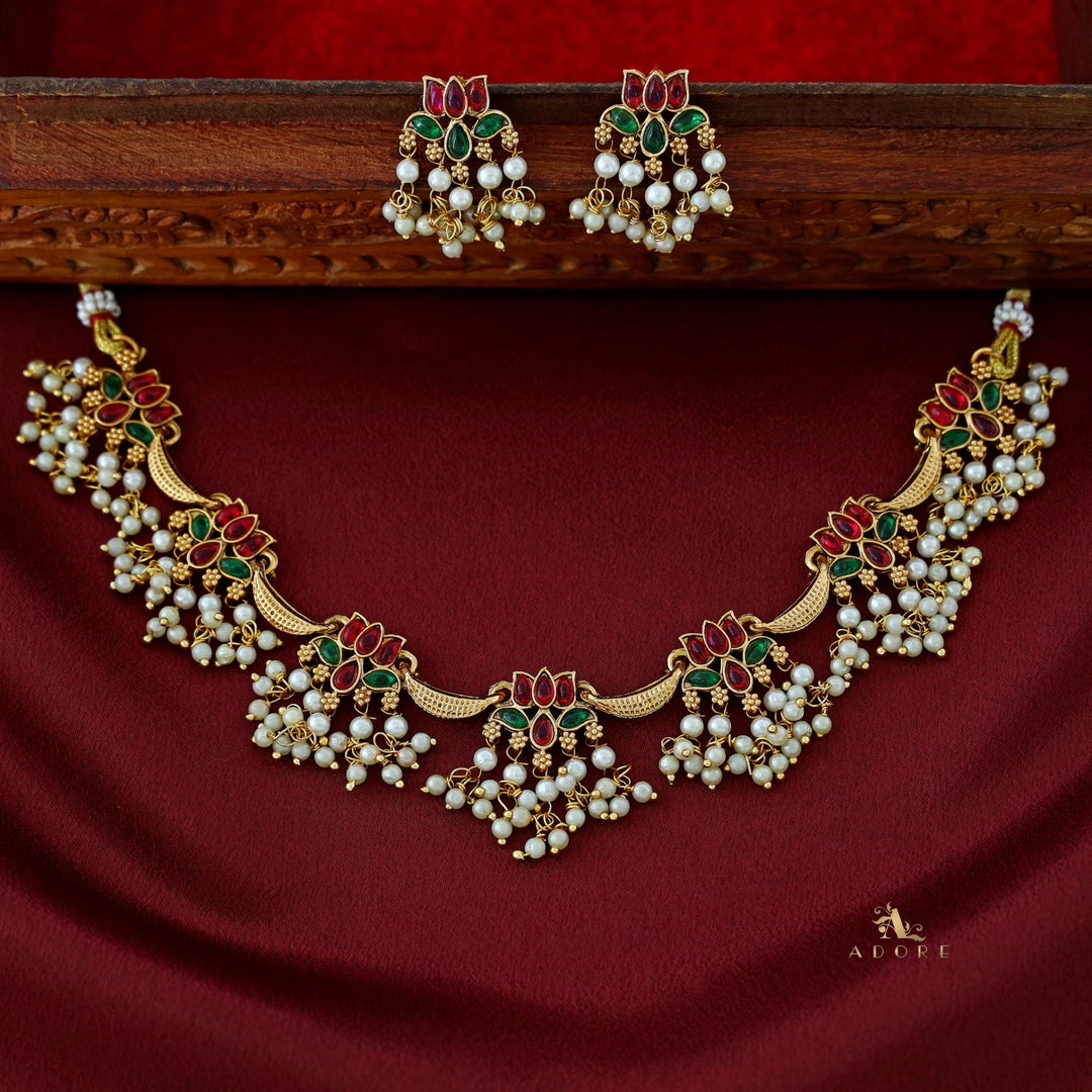 Arusha Lotus Pearl Short Neckpiece with Earring