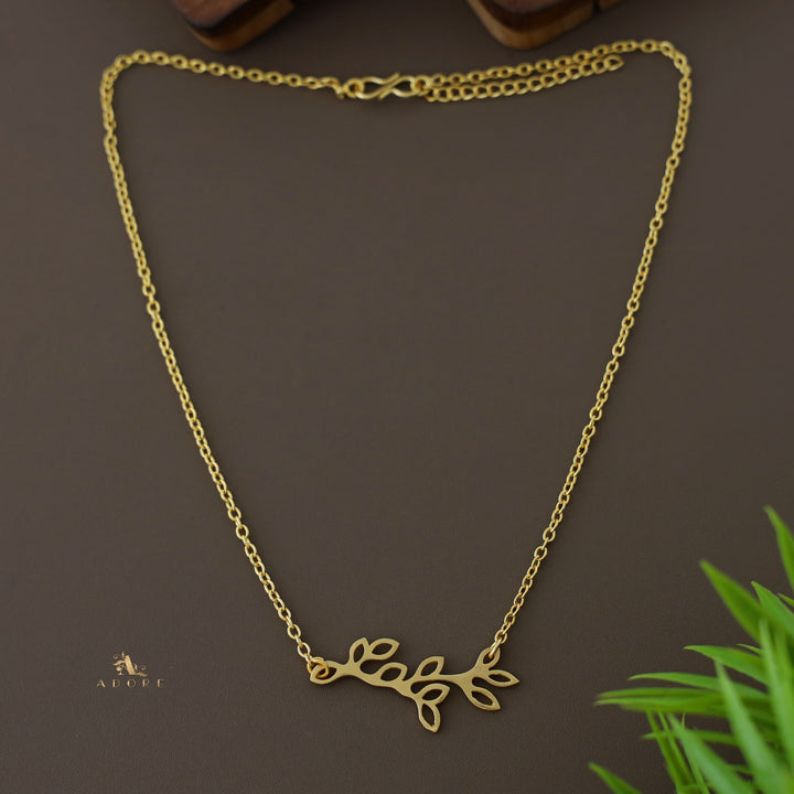 Della Golden Leaf Neckpiece