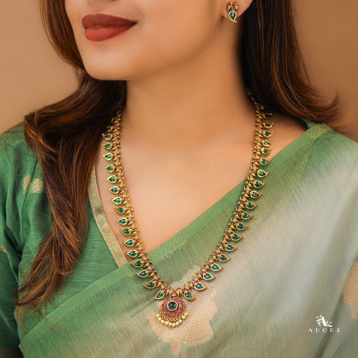 Vedika Mayura Palakka Long Neckpiece With Stud