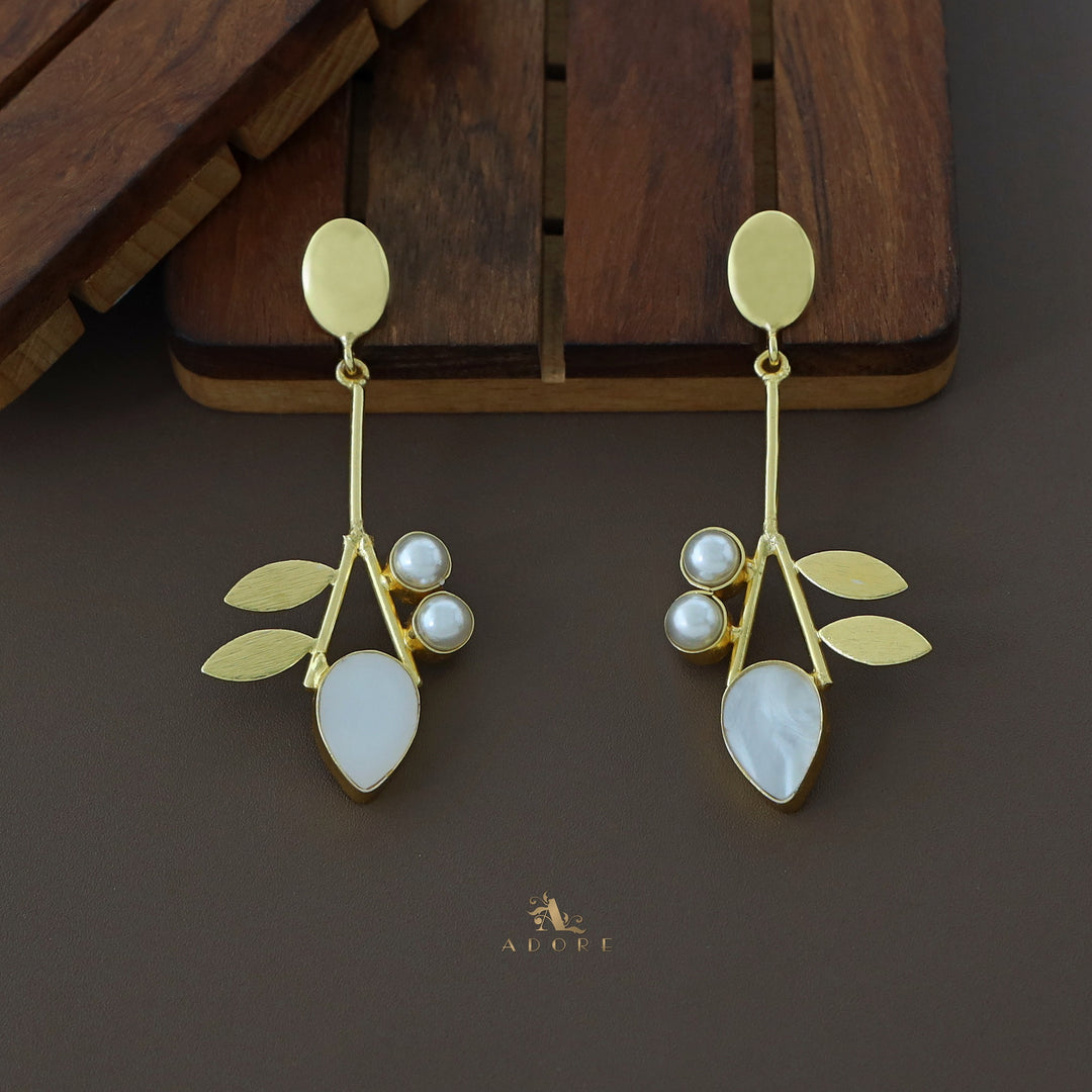 Carter Oval Dual Pearl Leaf Earring