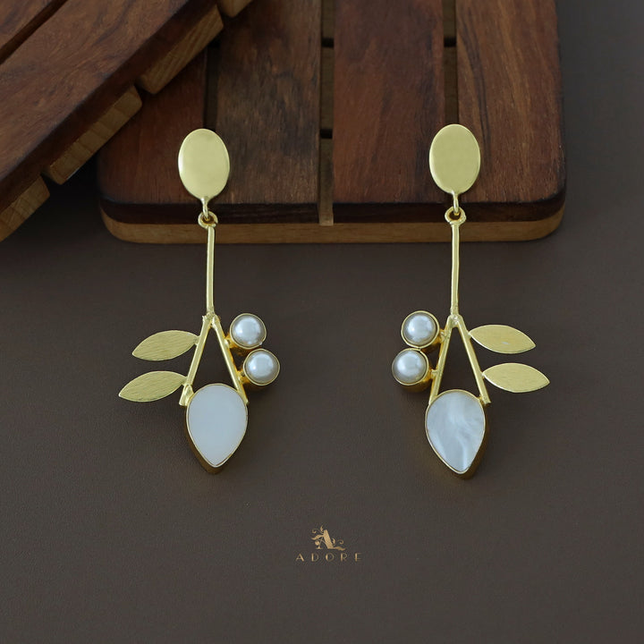 Carter Oval Dual Pearl Leaf Earring