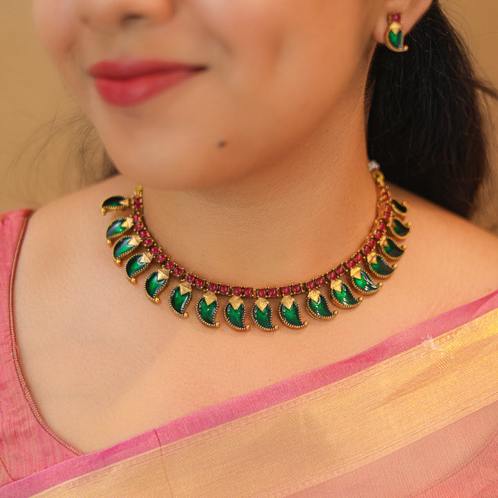 Rithu Palakka Kemp Stone Neckpiece With Earring