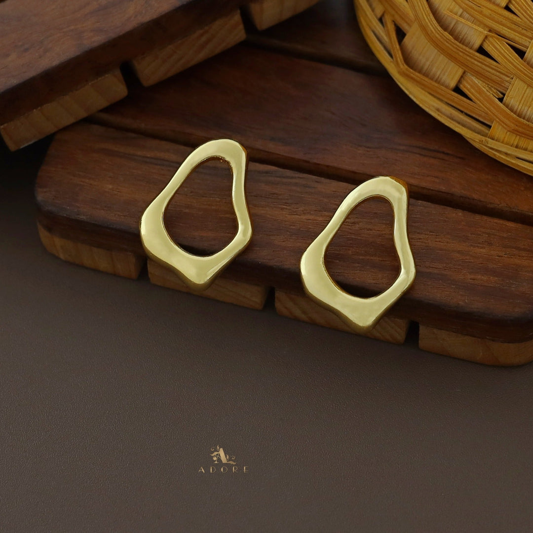 Golden Curvy Shape Earring