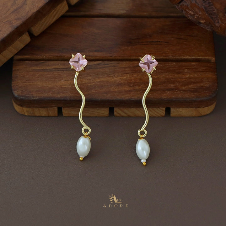 Golden Wavy Pearl Glossy Earring