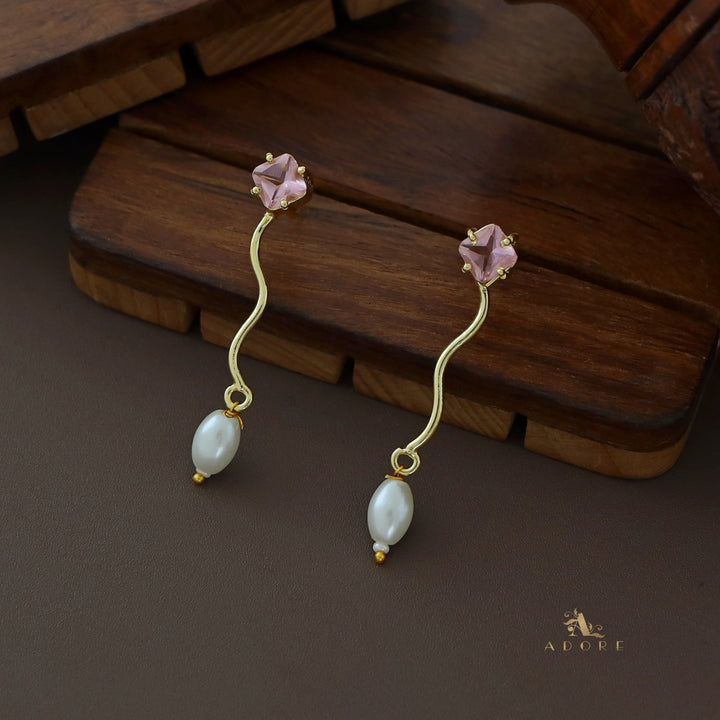 Golden Wavy Pearl Glossy Earring