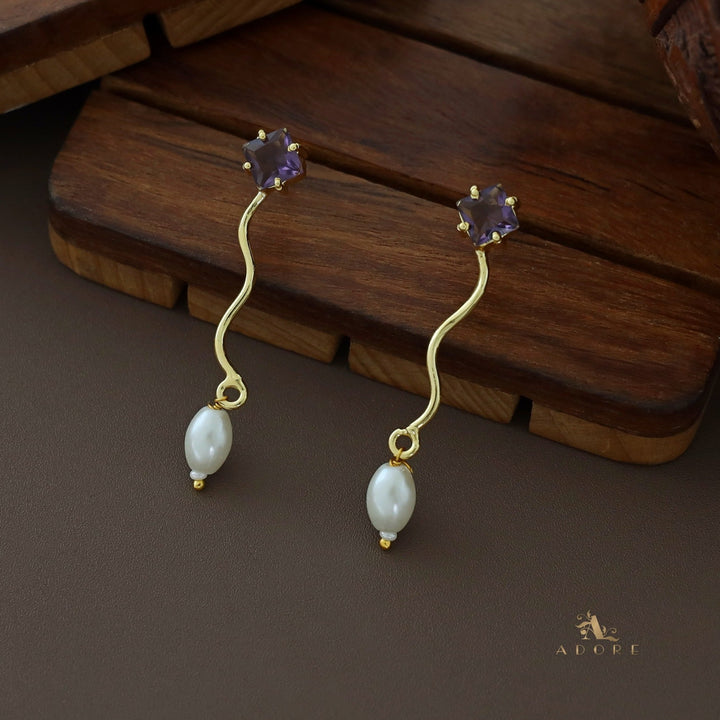 Golden Wavy Pearl Glossy Earring