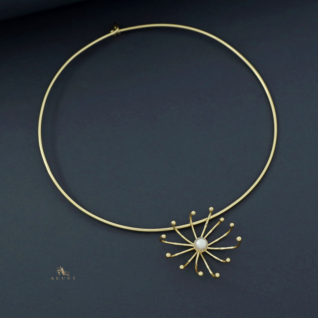 Jiaara Golden Flower Pearl Neck Cuff